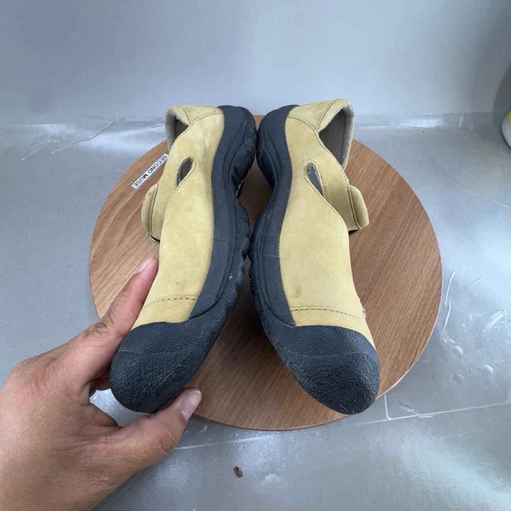 Keen Suede Mary Jane Shoes Womens Size 7 Yellowish Tan Granola Girl Casual Flats